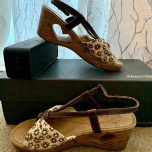 Sarah Jayne FLORAL BROWN WEDGES YOUTH SIZE 1